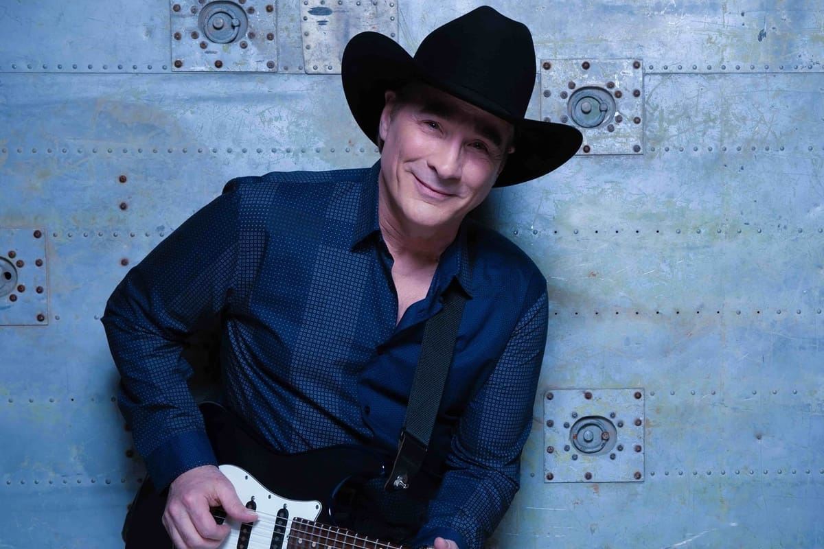 Fans at a Clint Black concert